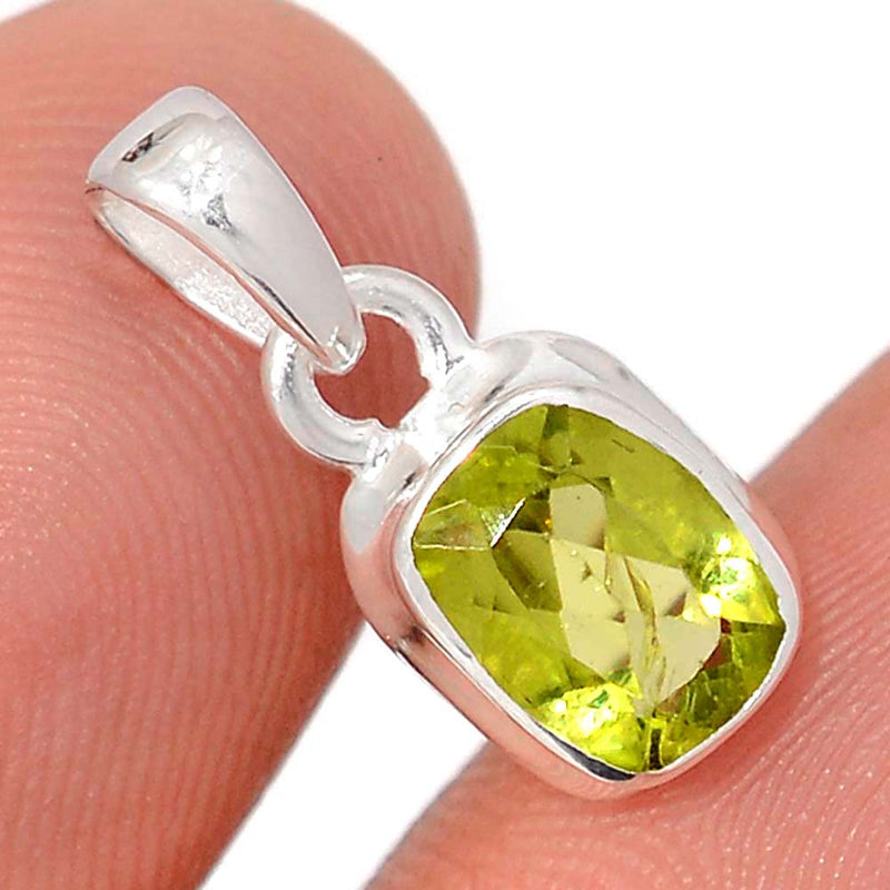 0.6" Peridot Pendants - PDTP607