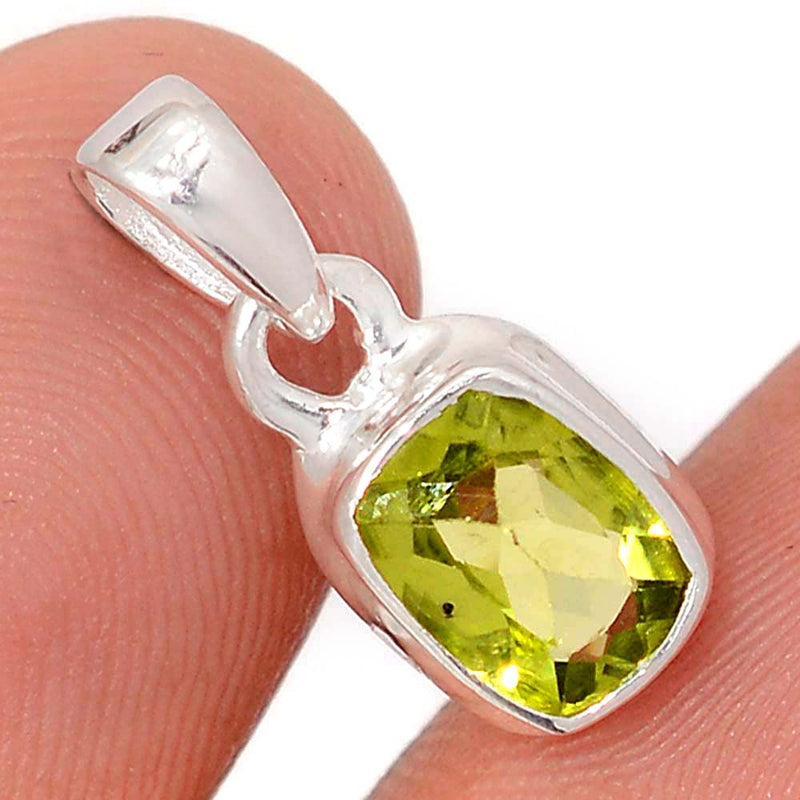 0.7" Peridot Pendants - PDTP631