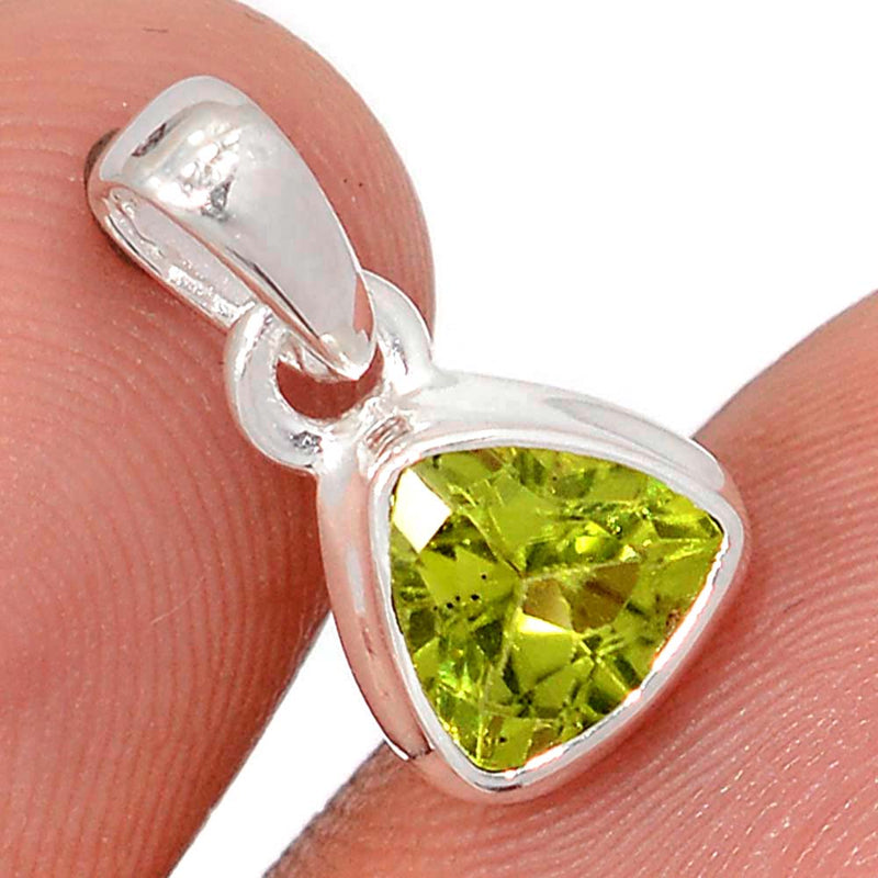 0.6" Peridot Pendants - PDTP635