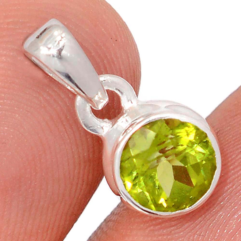 0.6" Peridot Pendants - PDTP639