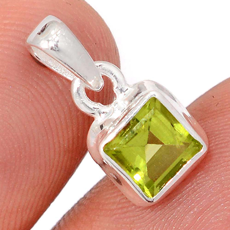 0.6" Peridot Pendants - PDTP645