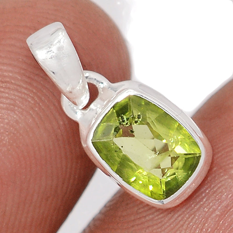 0.7" Peridot Pendants - PDTP653