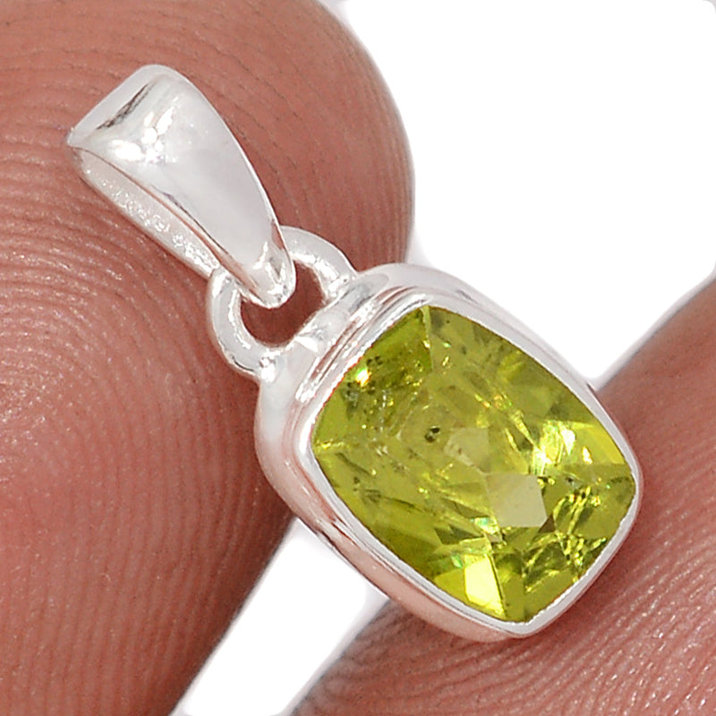 0.7" Peridot Pendants - PDTP656