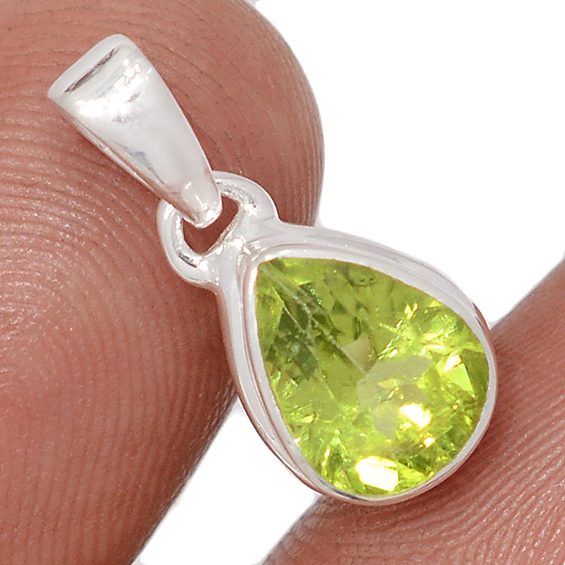 0.7" Peridot Pendants - PDTP657