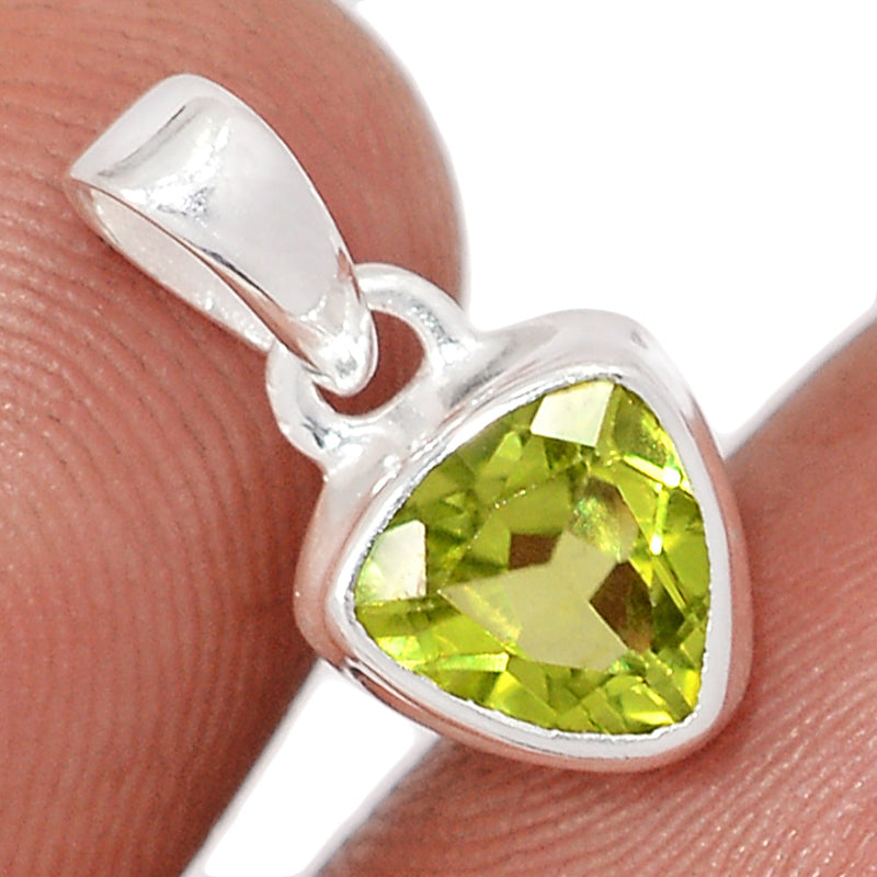 0.6" Peridot Pendants - PDTP667