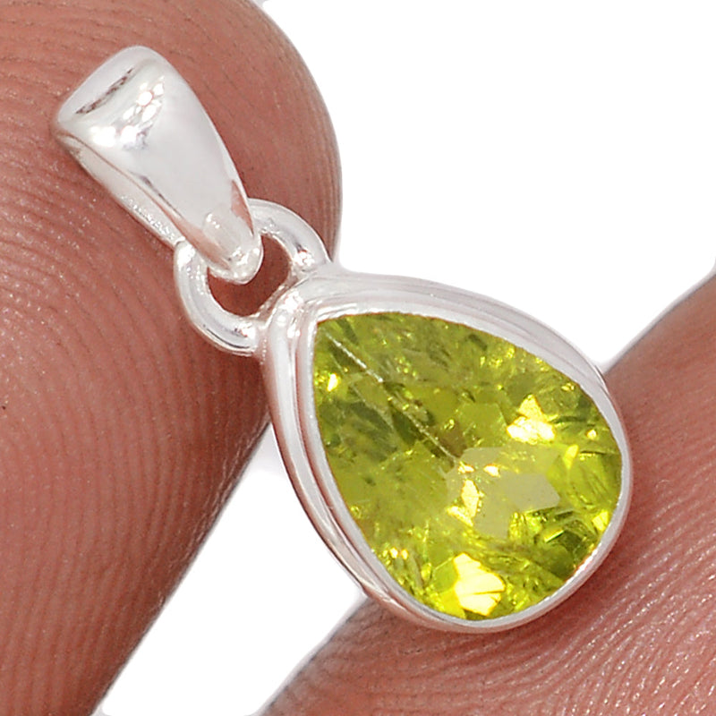0.7" Peridot Pendants - PDTP668