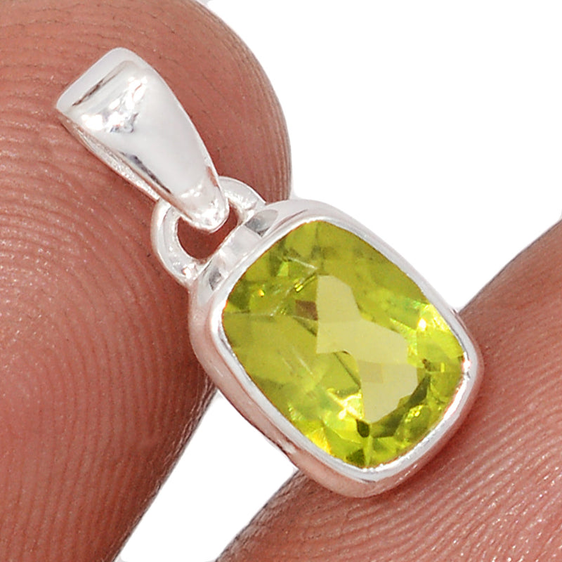 0.7" Peridot Pendants - PDTP670