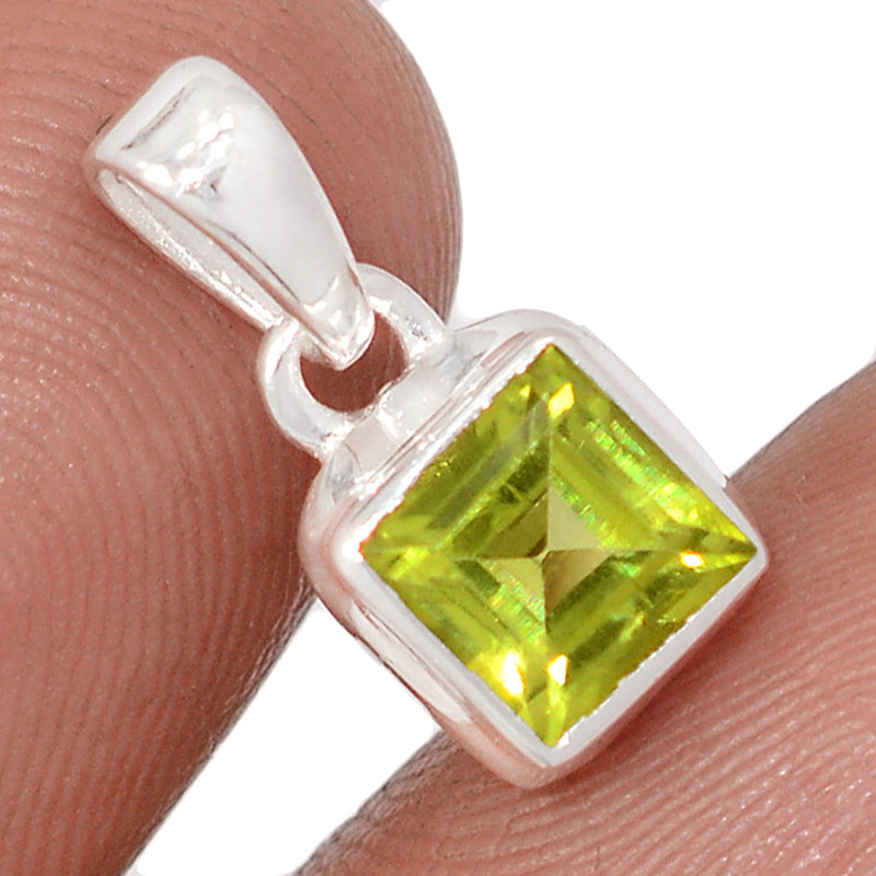 0.6" Peridot Pendants - PDTP675
