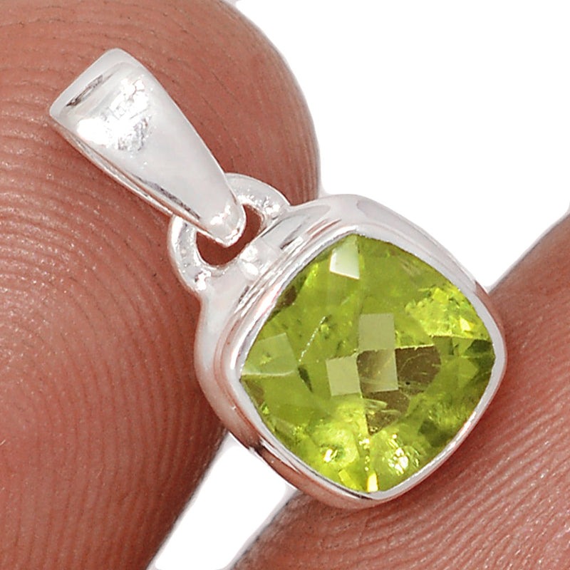 0.6" Peridot Pendants - PDTP677