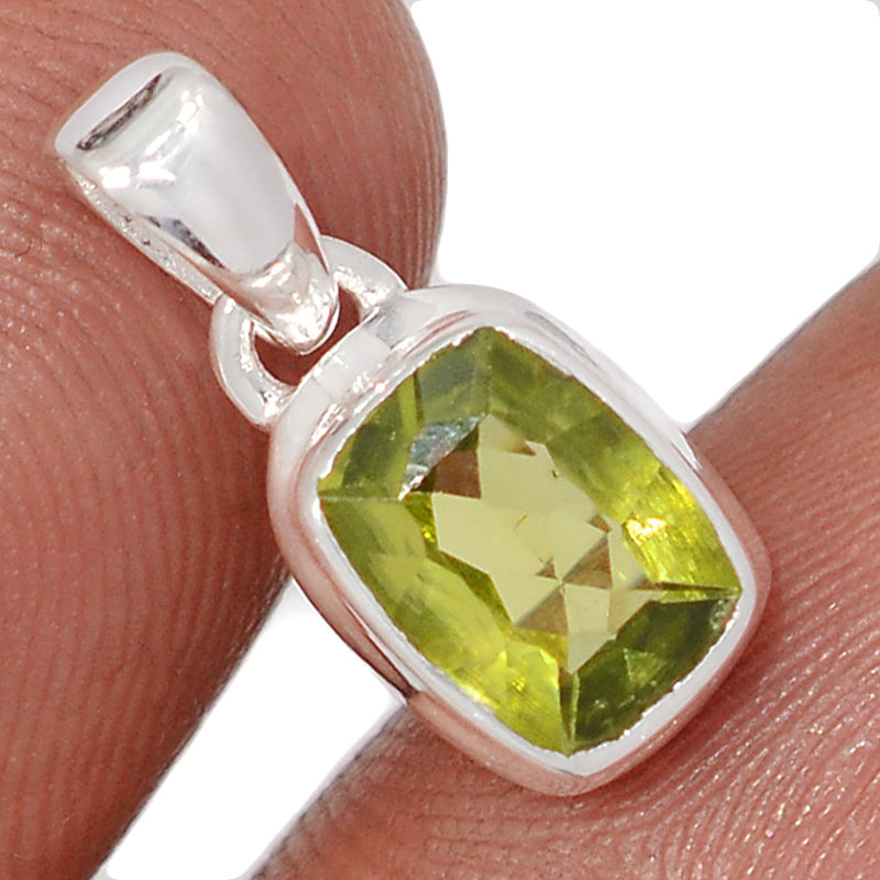 0.7" Peridot Pendants - PDTP678