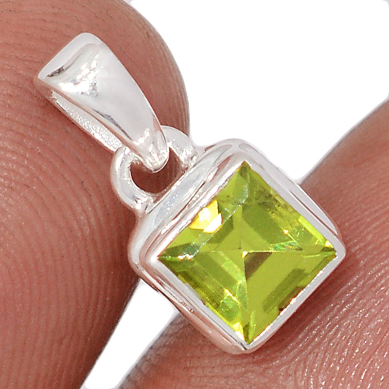 0.6" Peridot Pendants - PDTP679