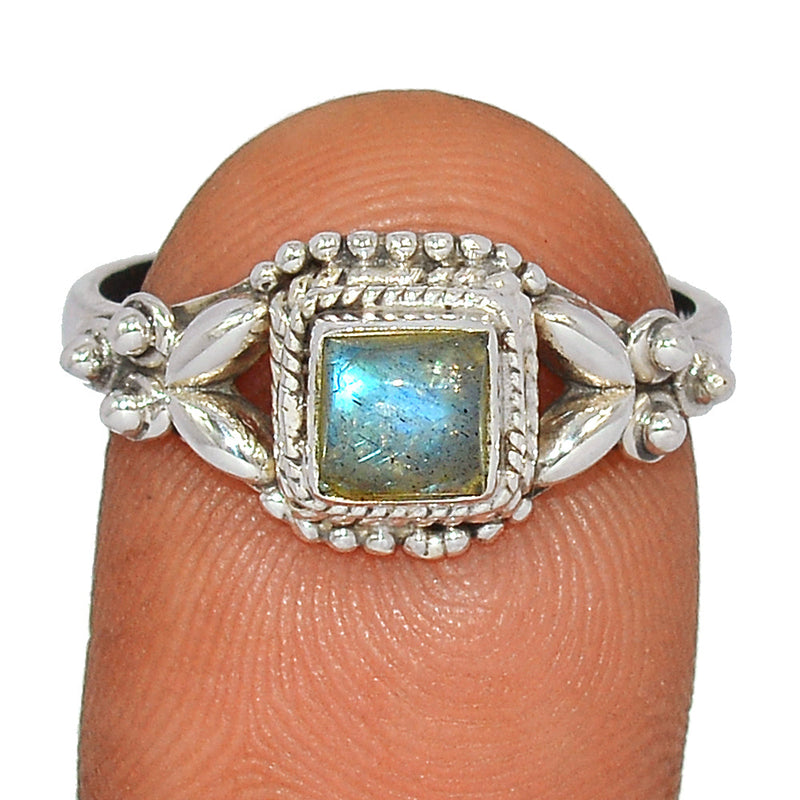 Small Filigree - Blue Fire Labradorite Ring - BFLR795