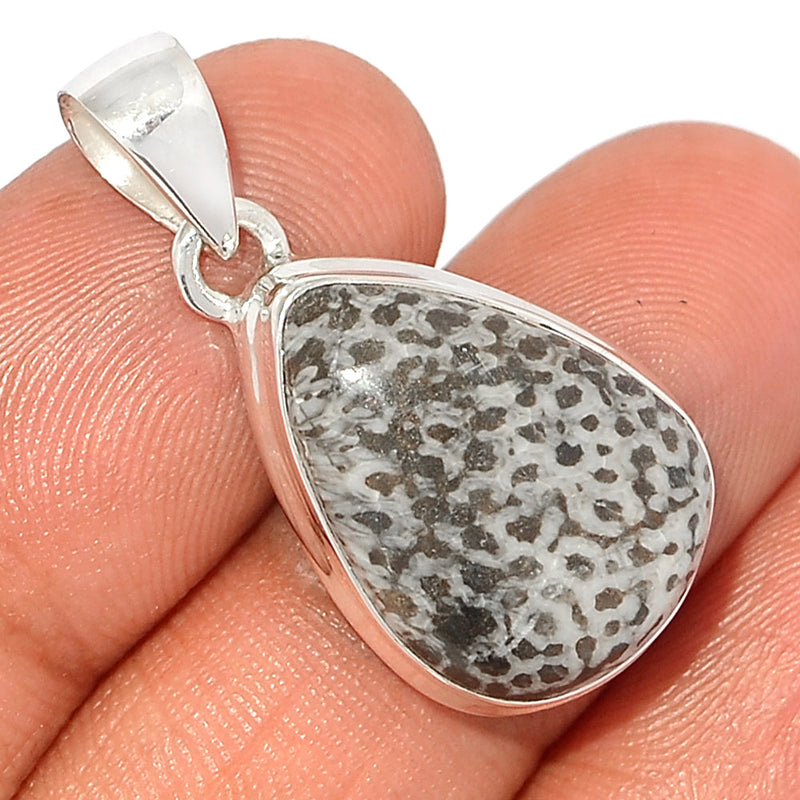 1.2" Black Coral Pendants - BLCP172