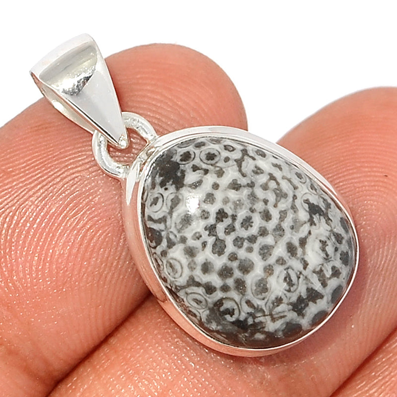 1.1" Black Coral Pendants - BLCP174