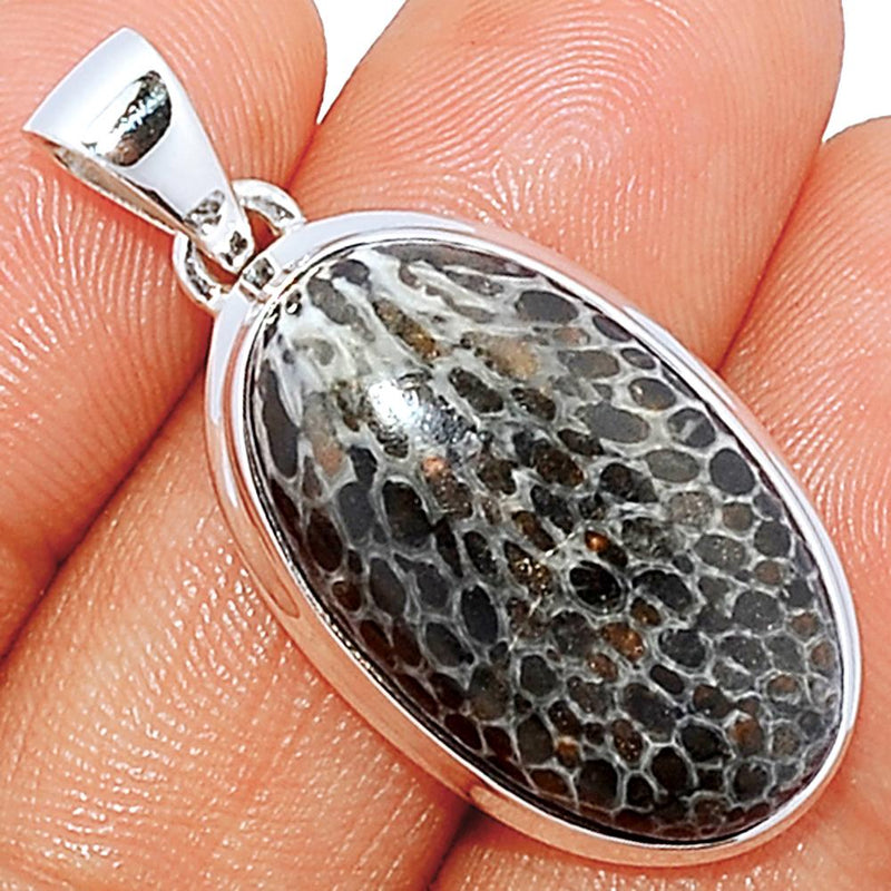 1.5" Black Coral Pendants - BLCP3