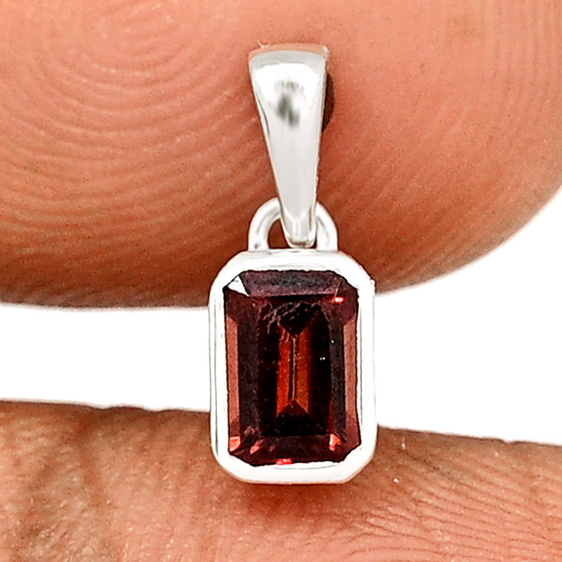 6*4 MM Octo - Garnet Faceted Pendants CB-P716GRF Catalogue