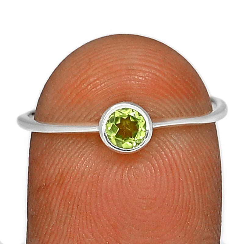 4*4 MM Round - Peridot Faceted Ring - CB-R813P Catalogue