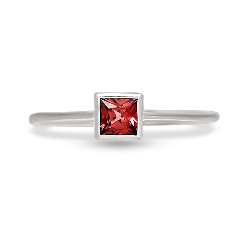 4*4 MM Square - Garnet Faceted Ring - CB-R824G Catalogue