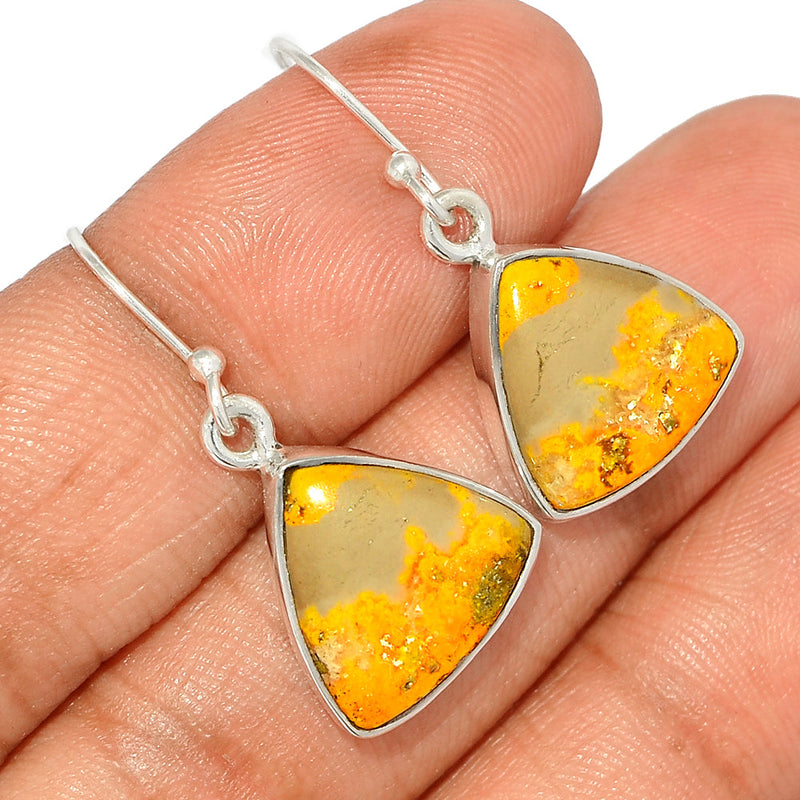1.2" Indonesian Bumble Bee Earrings - ECPE1051