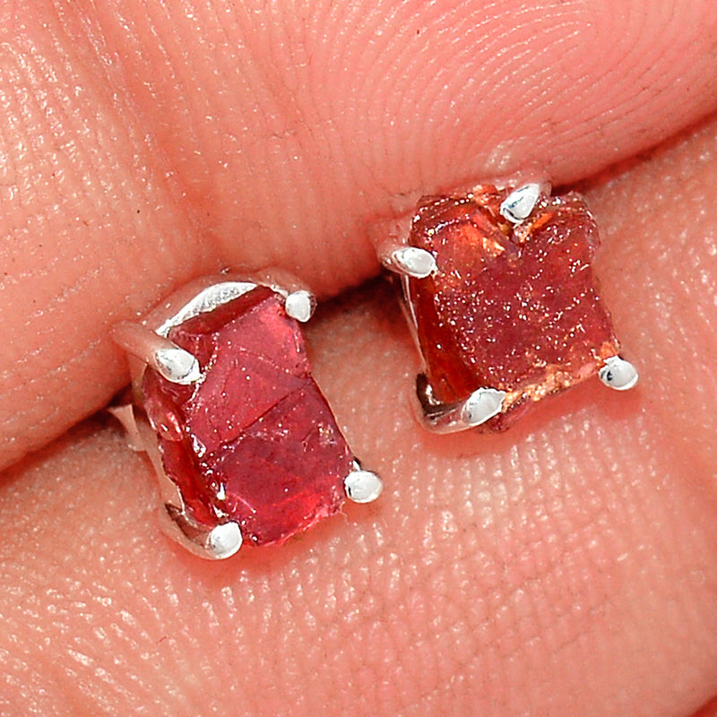 Claw - Garnet Rough Studs - GNRS10