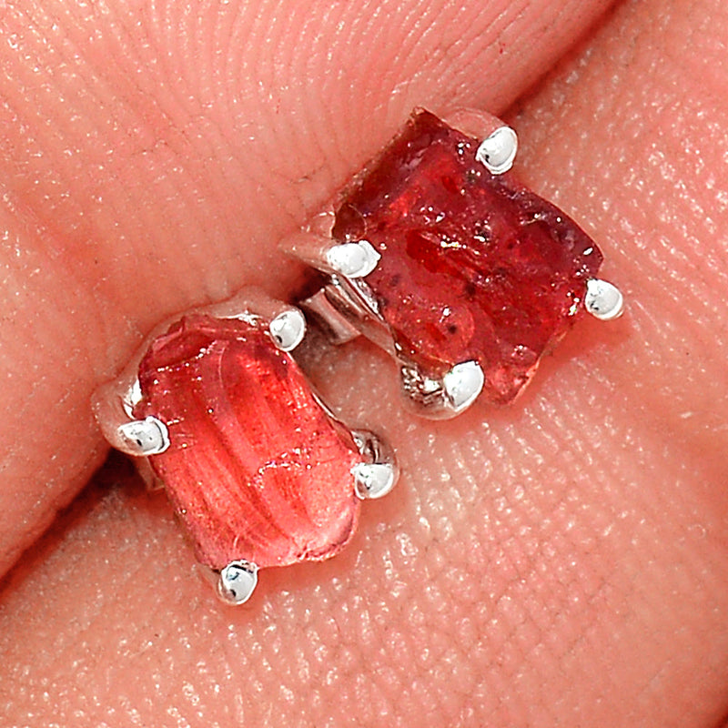 Claw - Garnet Rough Studs - GNRS15