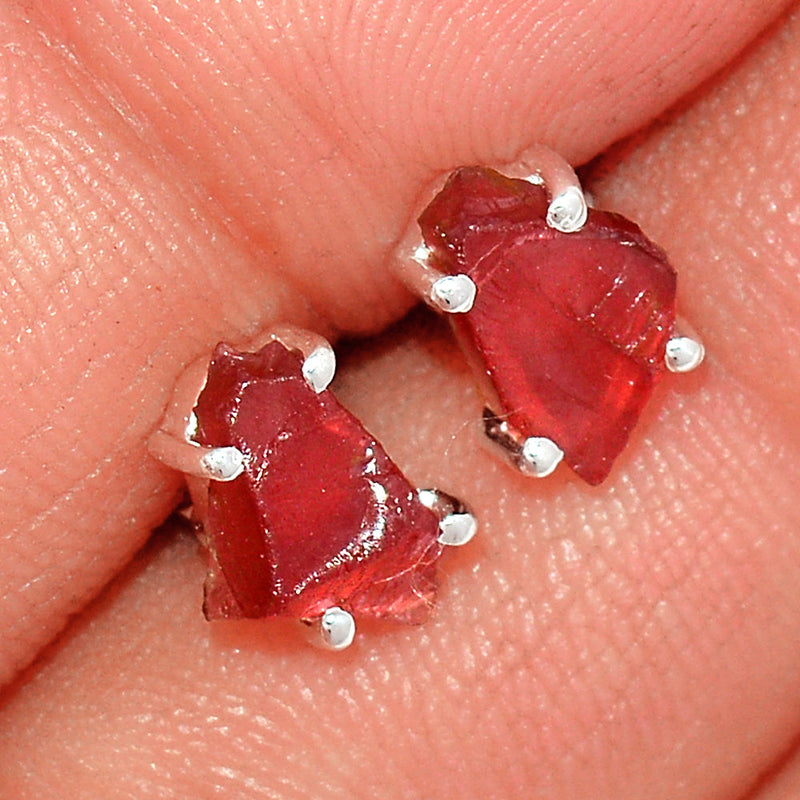 Claw - Garnet Rough Studs - GNRS17