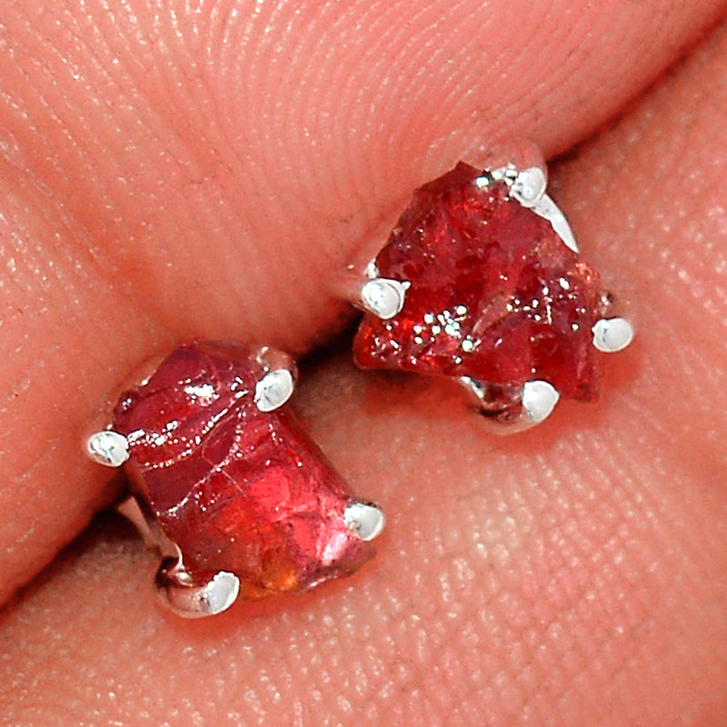 Claw - Garnet Rough Studs - GNRS18