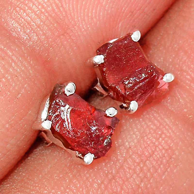 Claw - Garnet Rough Studs - GNRS19