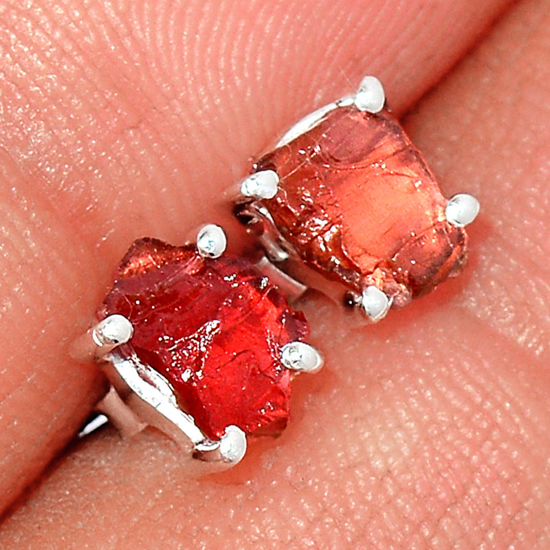 Claw - Garnet Rough Studs - GNRS28
