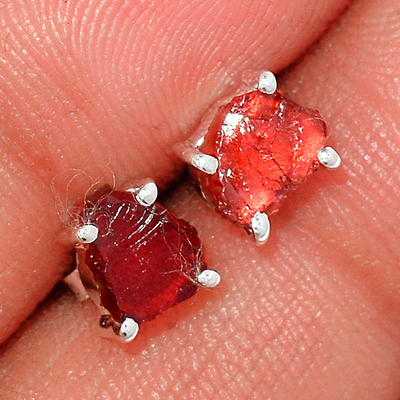 Claw - Garnet Rough Studs - GNRS2