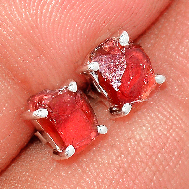 Claw - Garnet Rough Studs - GNRS30