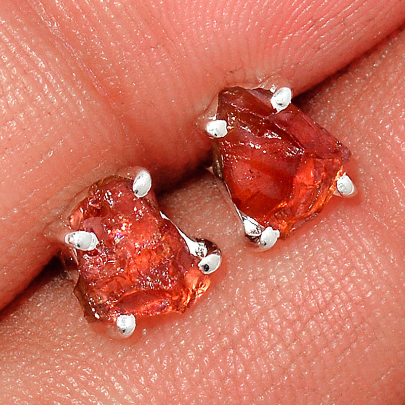 Claw - Garnet Rough Studs - GNRS4