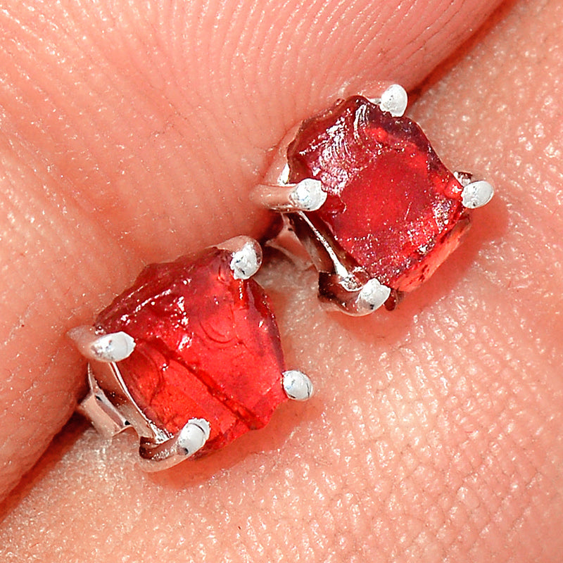 Claw - Garnet Rough Studs - GNRS52
