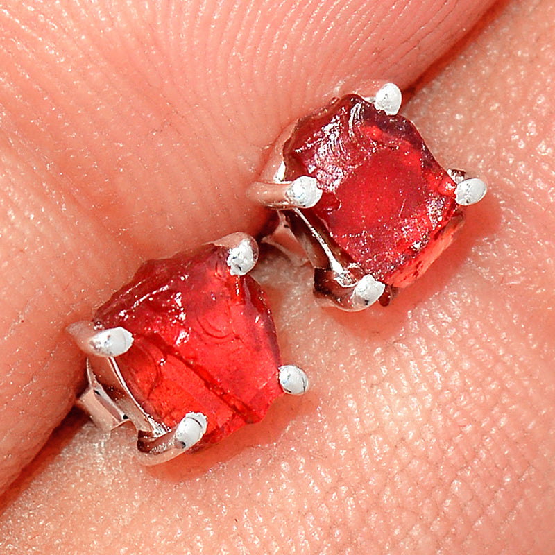 Claw - Garnet Rough Studs - GNRS52