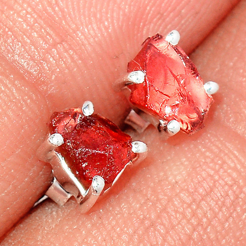 Claw - Garnet Rough Studs - GNRS53