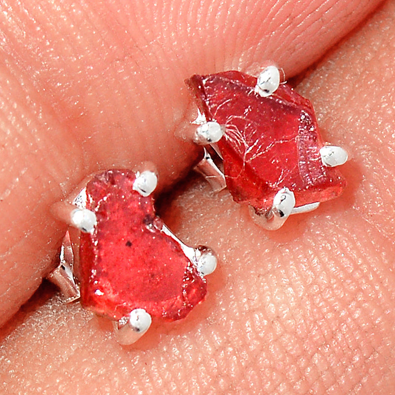 Claw - Garnet Rough Studs - GNRS54