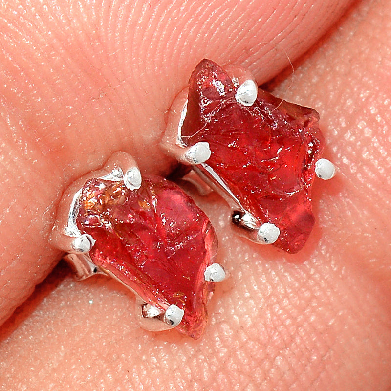 Claw - Garnet Rough Studs - GNRS57