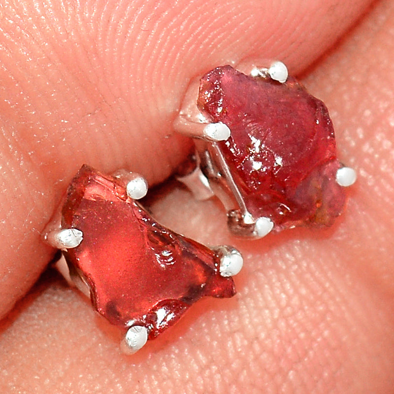 Claw - Garnet Rough Studs - GNRS59