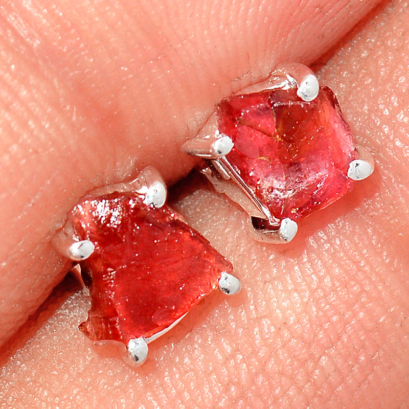 Claw - Garnet Rough Studs - GNRS70