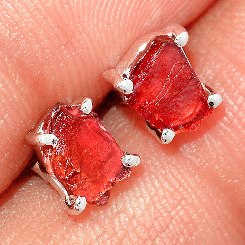 Claw - Garnet Rough Studs - GNRS72