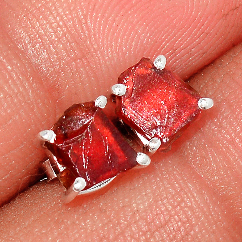 Claw - Garnet Rough Studs - GNRS7