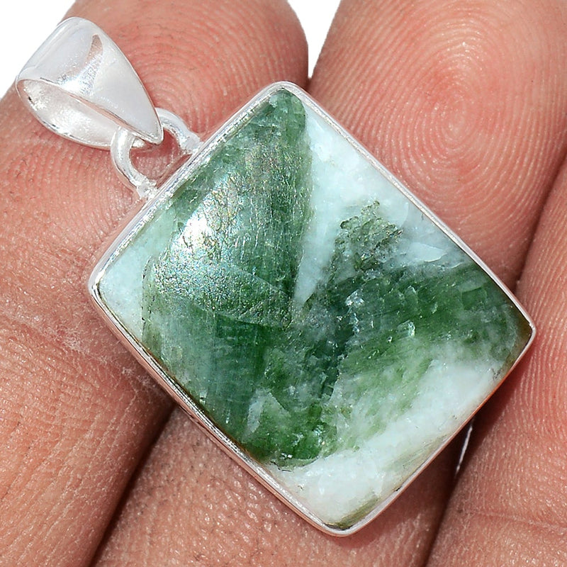 1.2" Green Tourmaline In Quartz Cabochon Pendants - GTCP101