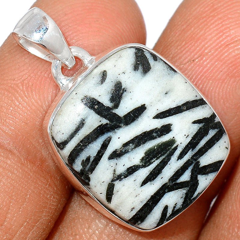 1.1" Hornblende Pendants - HRBP126
