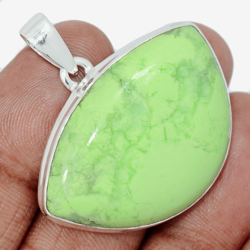 1.5" Citron Chrysoprase From Mint Chrysoprase Pendants - LMCP296