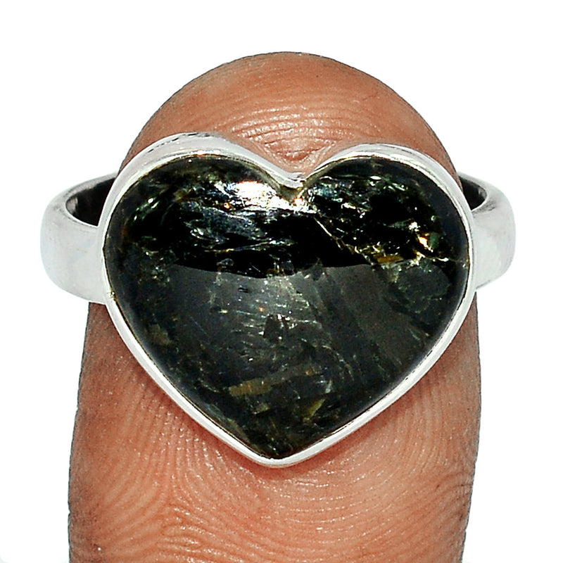 Heart - Nuummite Ring - NUMR352