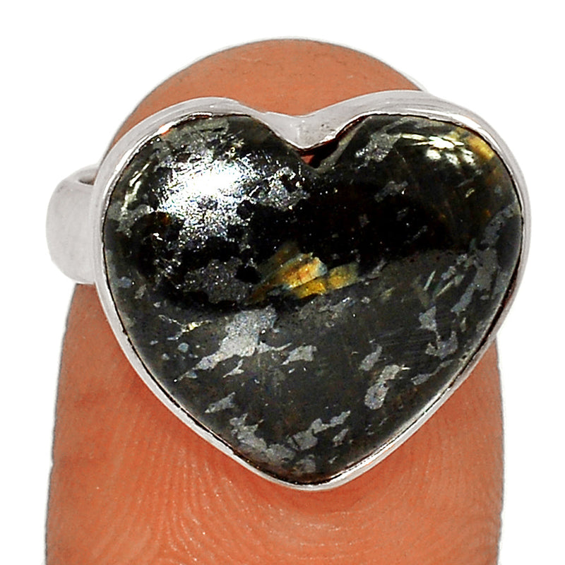 Heart - Nuummite Ring - NUMR49