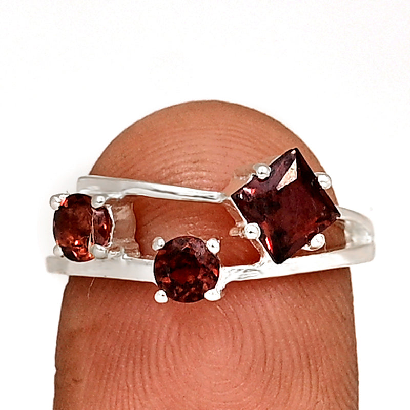 5*5 MM Square - Garnet Silver Ring - R5051G