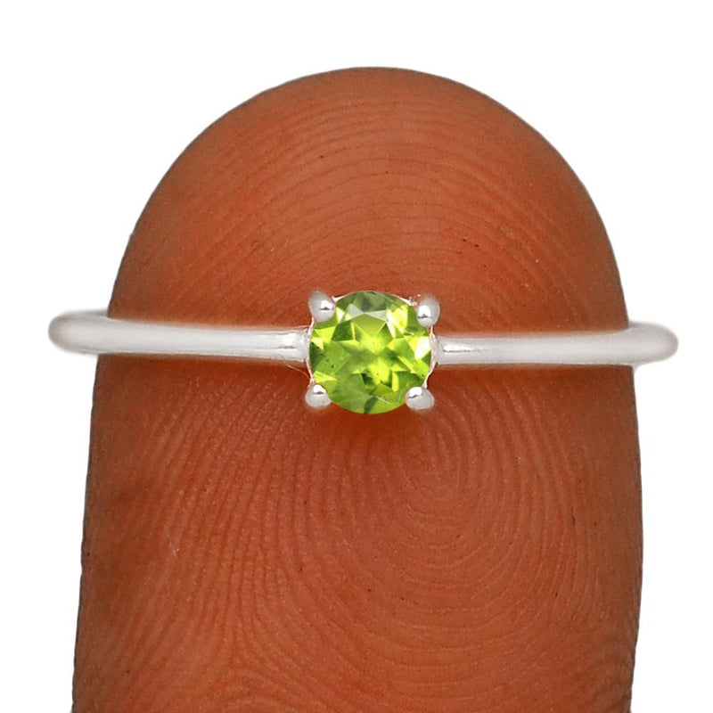 5*5 MM Round - Peridot Silver Ring - RBC306-P Catalogue