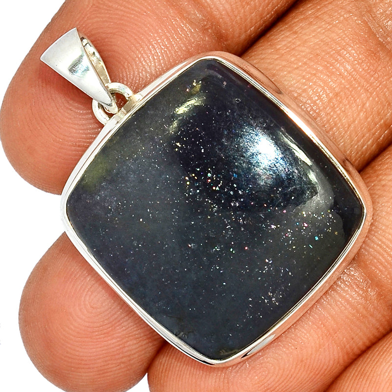 1.6" Sunstone In Iolite Pendants - SSIP631