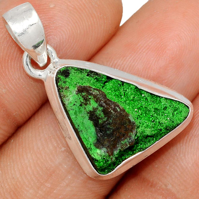 1.2" Uvarovite Green Garnet Pendants - UGGP178